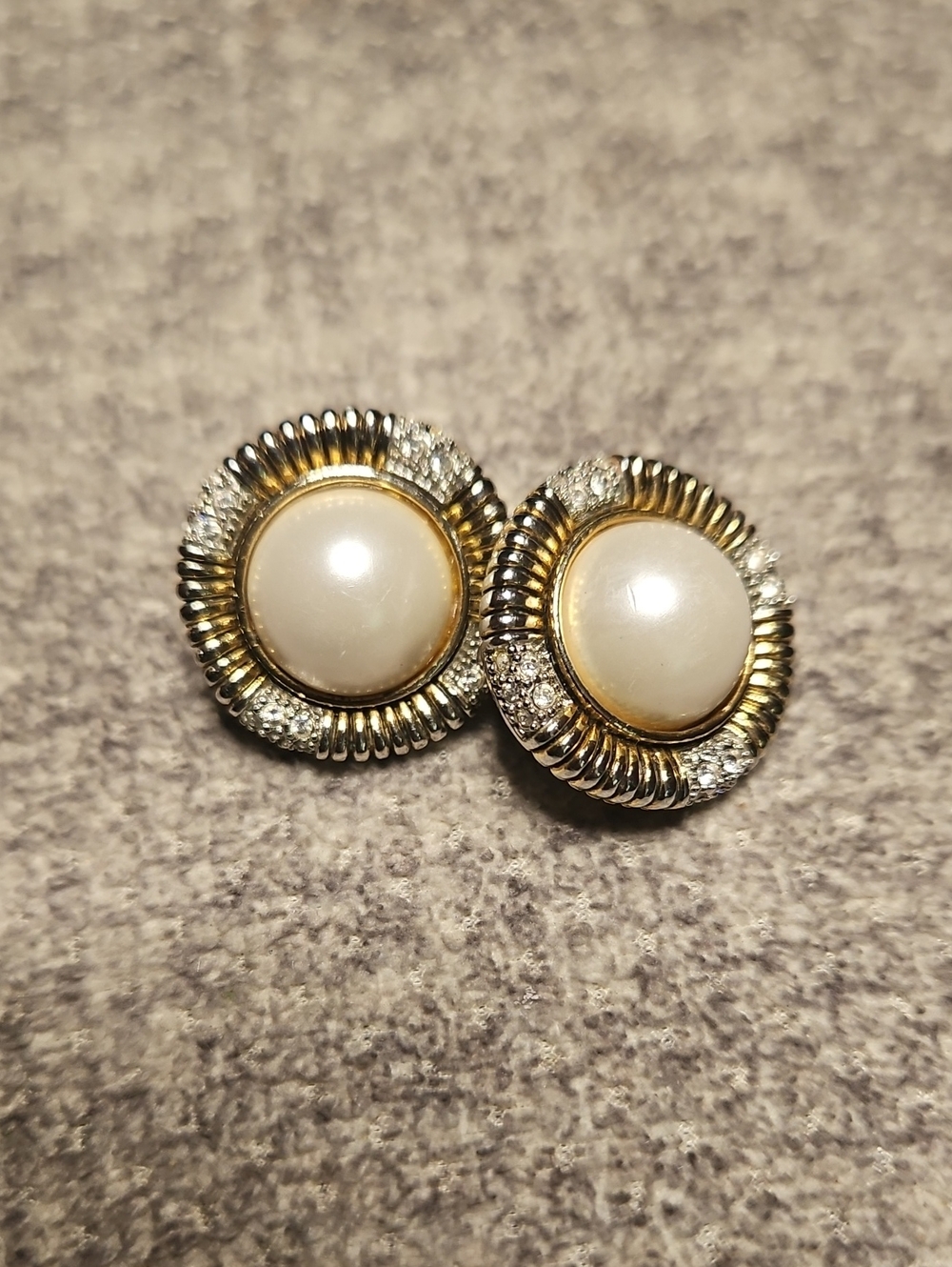 Vintage & Classic - Pearl & Crystal Gold-Tone Clip Earrings